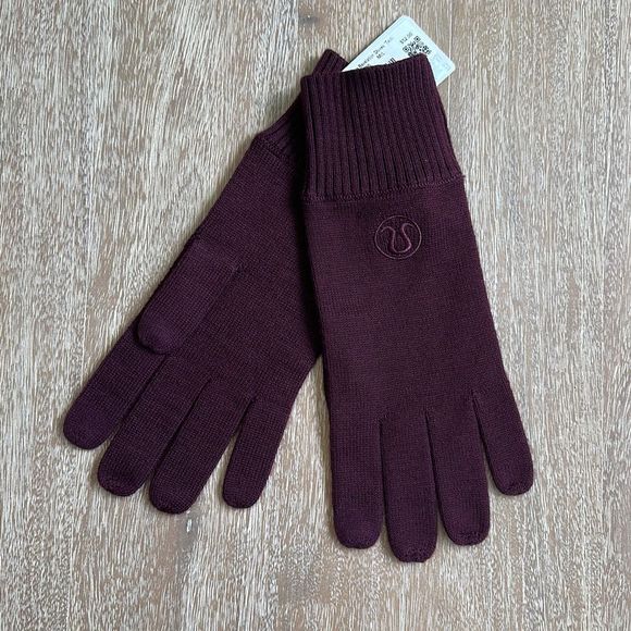 Lululemon Warm Revelation Gloves Tech CSSI Size M/L - Picture 2 of 5
